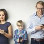 Barnets første smartphone: 4 ting, der skal overvejes