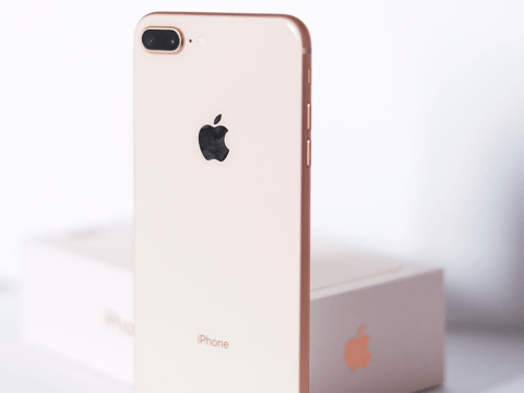 Why It's Smarter To Buy A Refurbished iPhone Rather Than A New One