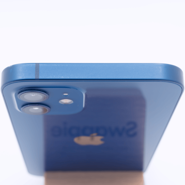 Uitstekend condition, top edge — the top of the frame of a typical phone at this grade