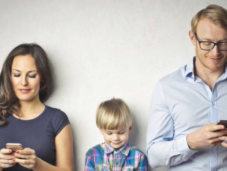 Il primo smartphone per un bambino: 4 cose da considerare